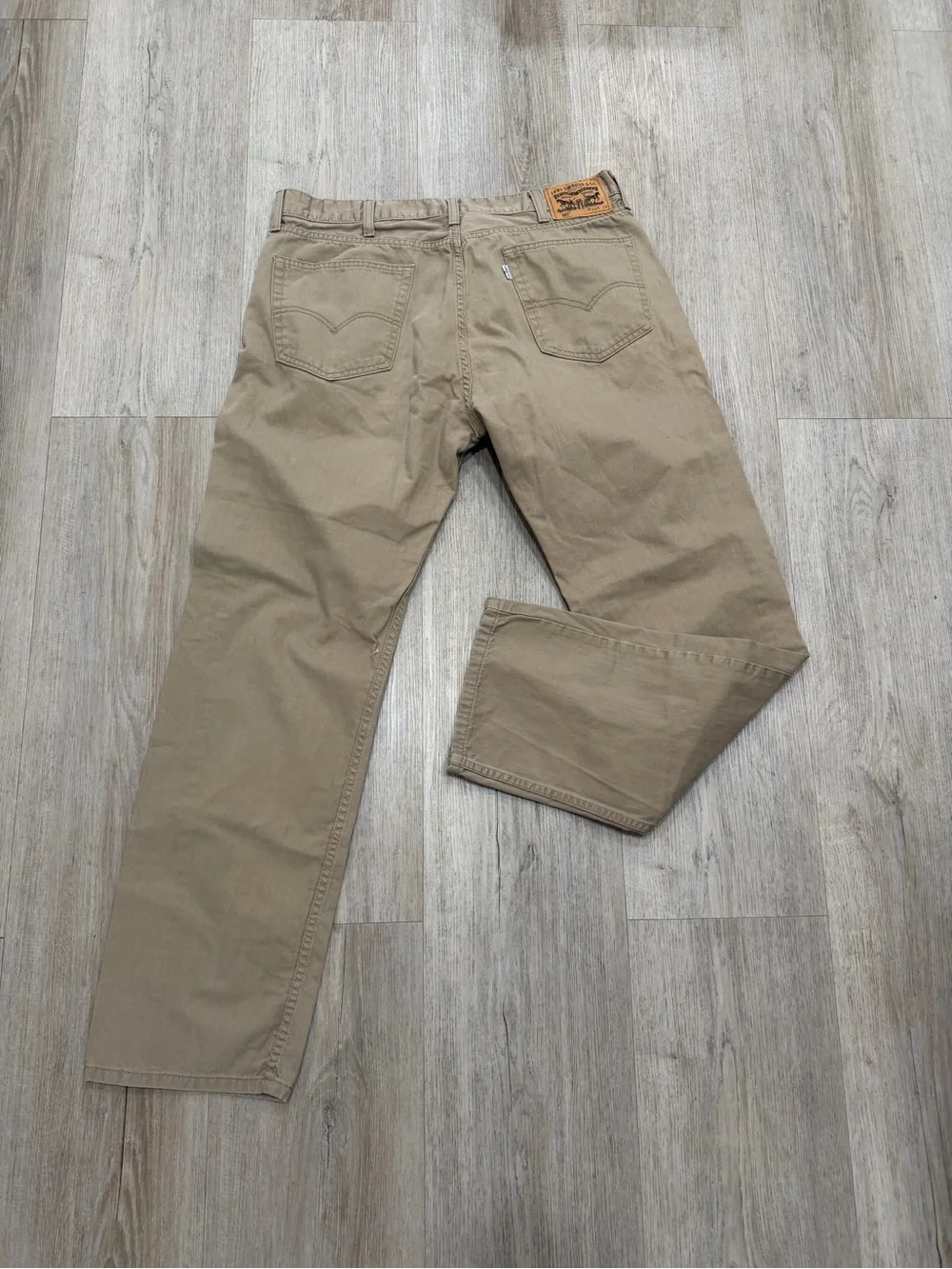 Levi's Straight Men’s Jeans in Khaki